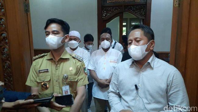 Di Depan Gibran, Crazy Rich Grobogan Puji Puan Tokoh Responsif