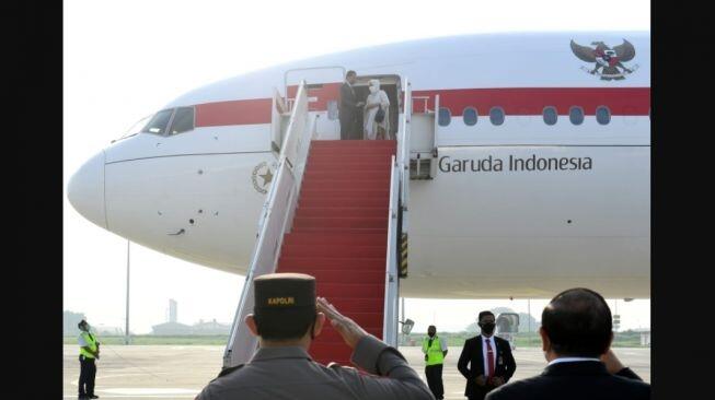 Alasan Jokowi Pilih Garuda Indonesia Buat Terbang ke AS Dikritisi, Disebut Cuma 