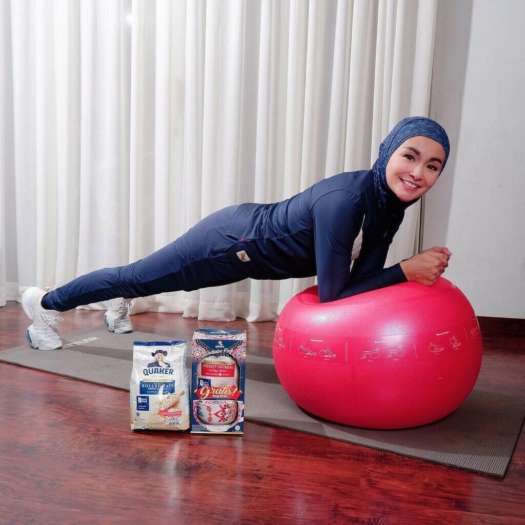 Ramadan Rajin Olahraga, Berat Badan Naik Juga? Ikuti Gaya Hidup 2 Artis Cantik Ini 