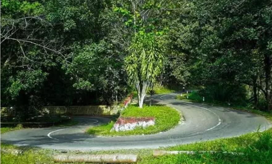 Kisah Hotel Yang Dimensi Lain