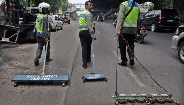 Waspada Tukang Tambal Ban Culas Tebar Paku di Jalan Raya, Awas Jadi Korban