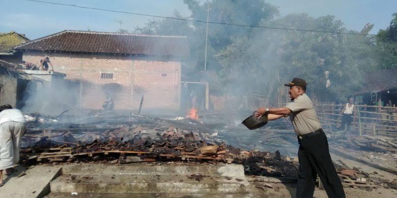 Nekat Bakar Rumah Orang Tua karena Tidak Dibelikan HP,Ini Pelajaran yang Bisa Diambil