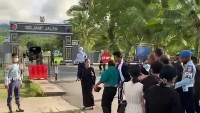 Viral Jemaat Gereja di Ambon Diusir Aparat Lanud Pattimura Hanya Gara-gara Sepatu