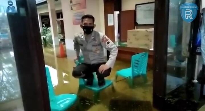 Postingan Warganet tentang Kondisi Banjir Rob di Kota Pekalongan