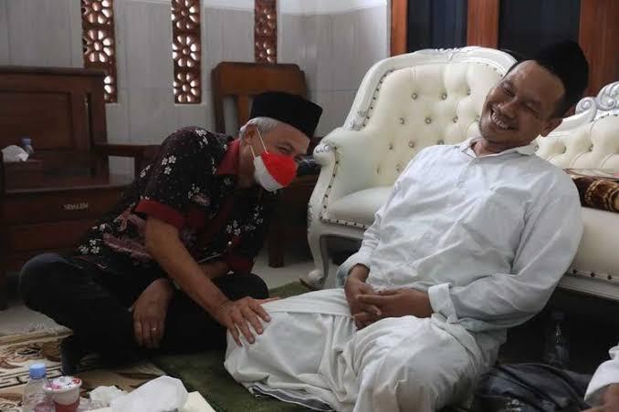 Gus Baha Sebut Ganjar Cucu Kiai Besar: Ini Cucunya Mbah Hisyam Lho