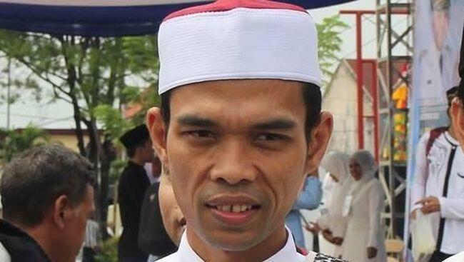 Netizen Pembela UAS Serbu Akun Presiden Singapura dan PM Lee: #SaveUAS