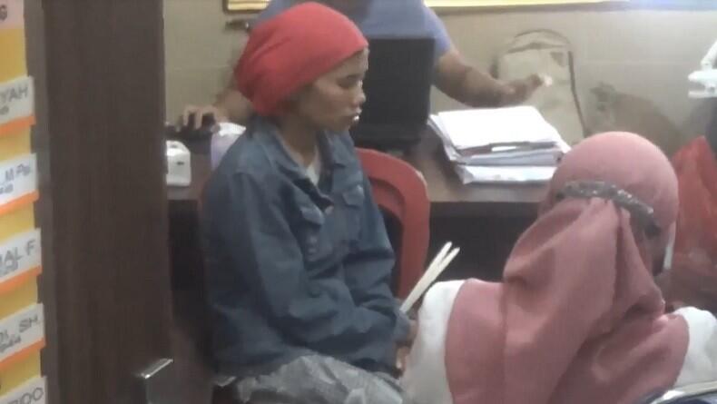 Wanita di Sampang Aniaya Ayah Kandung Hingga Tewas, Lalu Pakai Mukena Pergi ke Masjid