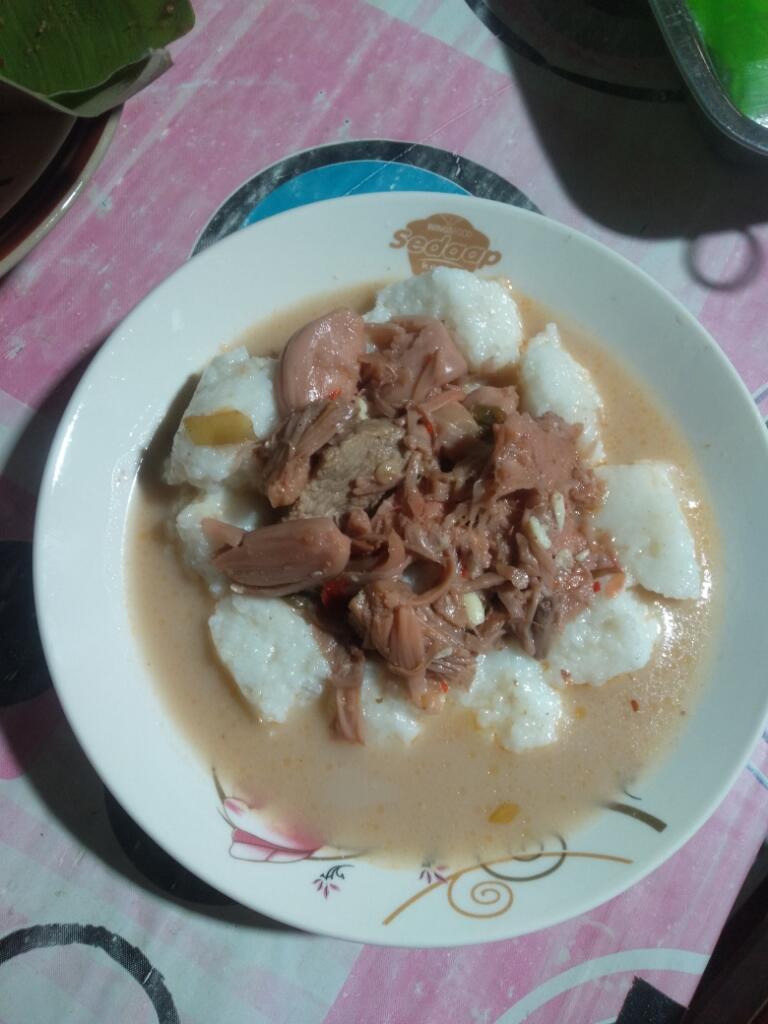 Makan Lontong Kacau dan Lodeh Nangka Muda, Duh Pengen Nambah lagi!