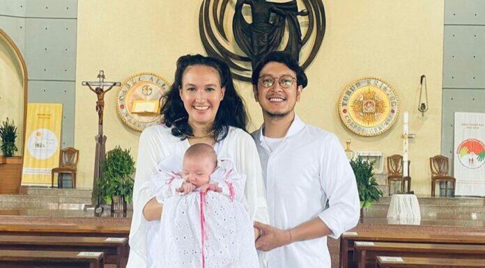 Anak Dimas dan Nadine Chandrawinata Dibaptis, Warganet : Bukannya Pas Lahir Diadzani?