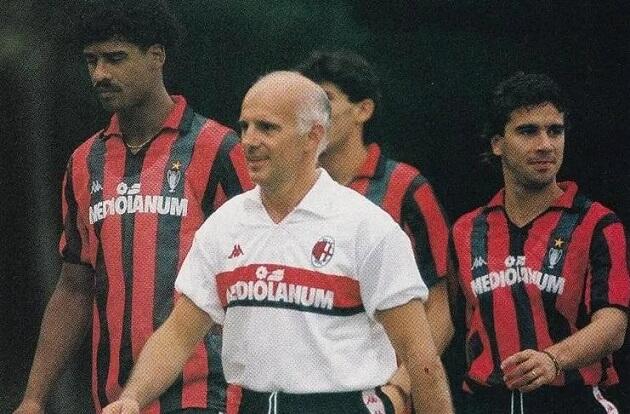 Mengenal Arrigo Sacchi Sang Pelatih Maestro Dibalik Era Keemasan AC Milan
