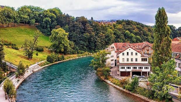 MENGENAL SUNGAI AARE BERN SWISS (TEMPAT ANAK RIDWAN KAMIL DINYATAKAN HILANG)