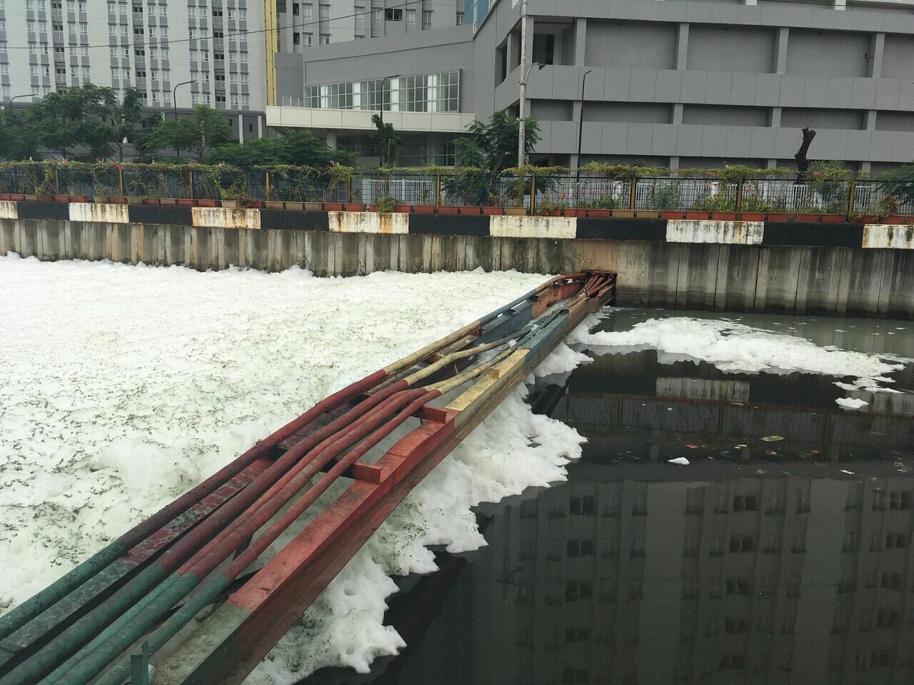 Tentang Sungai Aare, Dulu Kumuh Kini Biru dan Airnya Bagus 