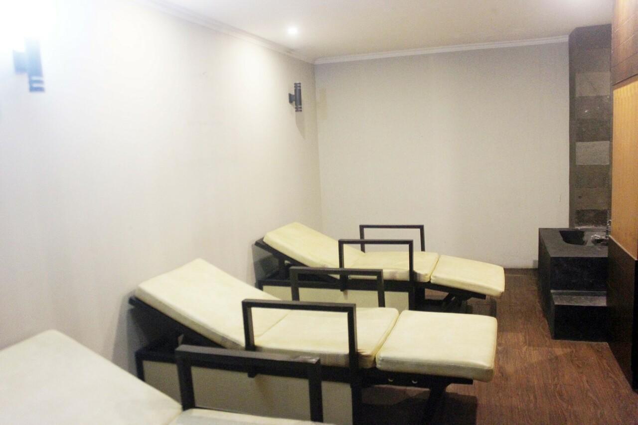 Baheera Spa Aston Tropicana