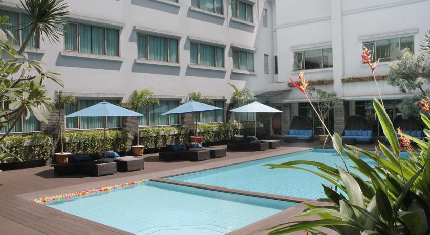 Baheera Spa Aston Tropicana