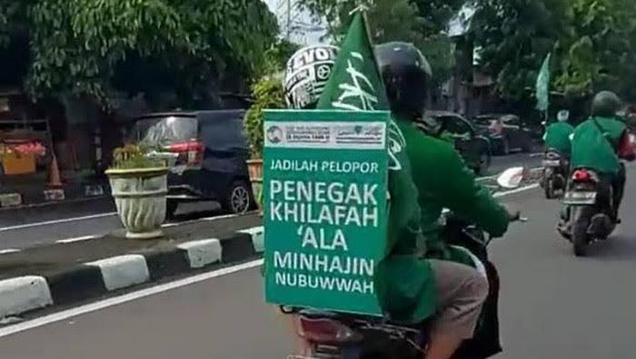 Ramai Konvoi Khilafah, Ingat Tidak Ada Dalil Menegakkan Khilafah Dalam Al-Qur'an