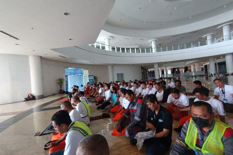 Panitia Formula E Gelar Shalat Jumat di Sekitar Sirkuit, Doakaan Kelancaran