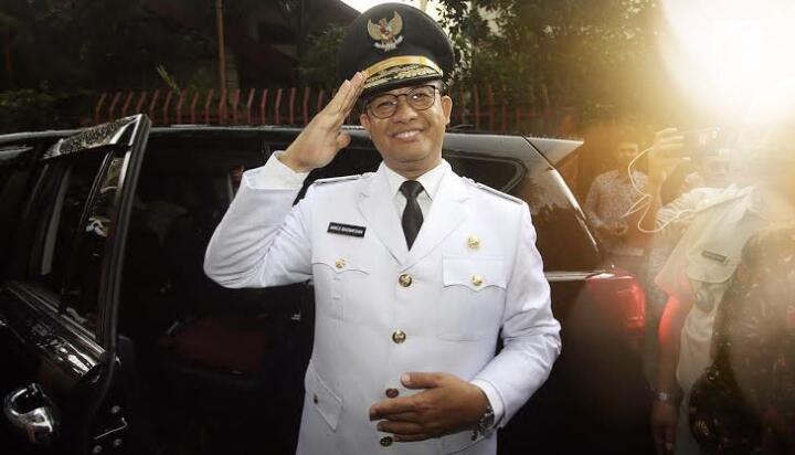 Anies Jadi Rebutan Selfie Penonton di Sirkuit Formula E