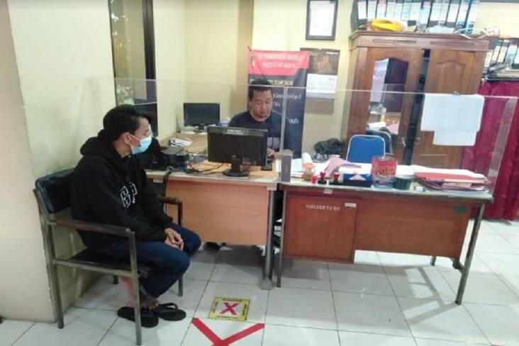 Bejat! Ipul Curi HP Bocah Perempuan, Dikembalikan dengan Syarat Bersetubuh