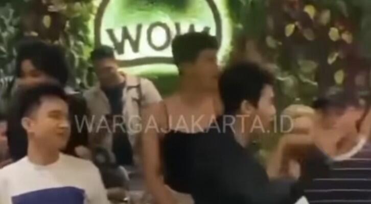 Beredar Video Diduga Pasangan Gay Berani Umbar Kemesraan, Pemerintah Harus Bertindak?