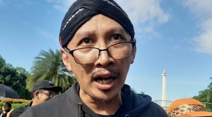 Sindir Khalid Basalamah, Abu Janda: Katanya Tinggi Ilmu, Hobinya Menghina Agama Lain