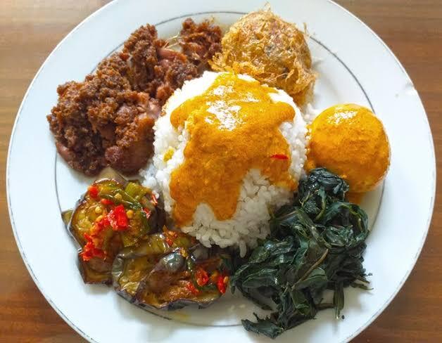 REKOMENDASI MAKANAN INDONESIA UNTUK BULE PEMULA