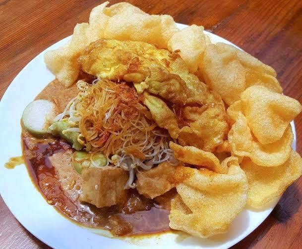 REKOMENDASI MAKANAN INDONESIA UNTUK BULE PEMULA