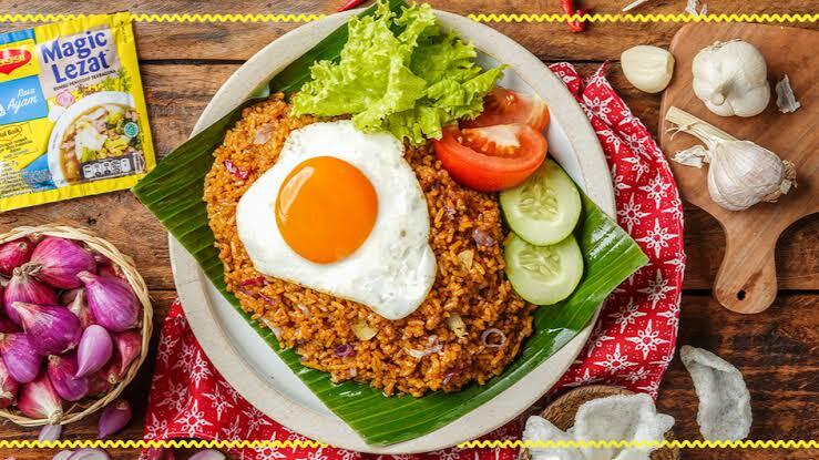 REKOMENDASI MAKANAN INDONESIA UNTUK BULE PEMULA