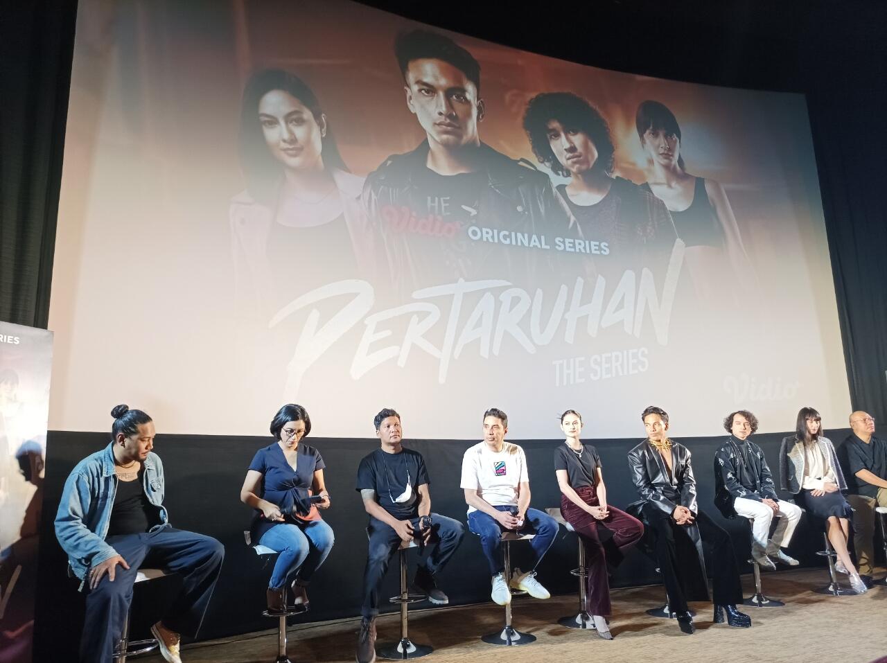 Vidio & Screenplay Films merilis original series terbaru Pertaruhan The Series.