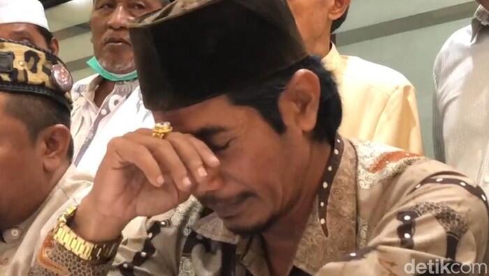 Disuruh MUI Syahadat, Pria yang Menikahi Domba Menangis Bertobat