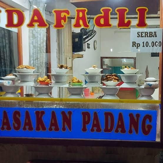 Rumah Makan Padang Terbesar Di Dunia! Dimana Ya? Apakah Di Padang?