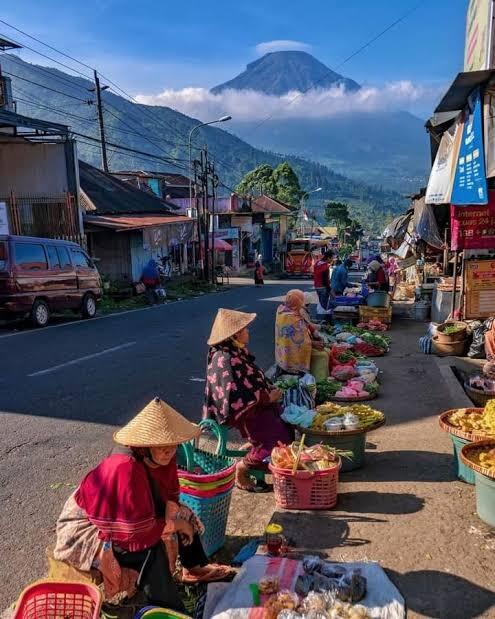 Wakanda Semakin Menjadi, Healing Ke Pasar Dengan View Fantastis