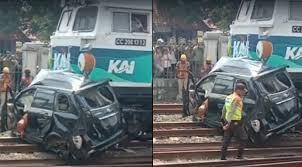 Kereta Tabrak Mobil Avanza di Bekasi, Perhatikan Keselamatan Saat Melintasi Rel 