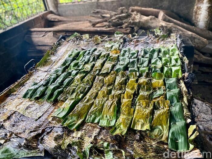 Pepes Legendaris di Tepi Bendungan Walahar Karawang