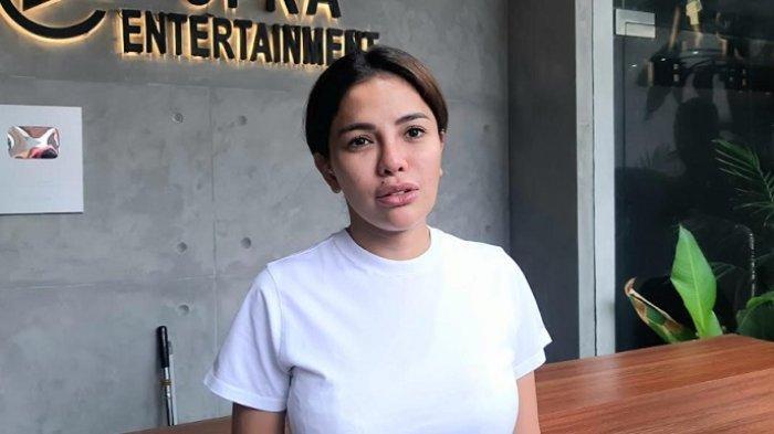 BREAKING NEWS, Nikita Mirzani Tersangka Kasus Pencemaran Nama Baik,