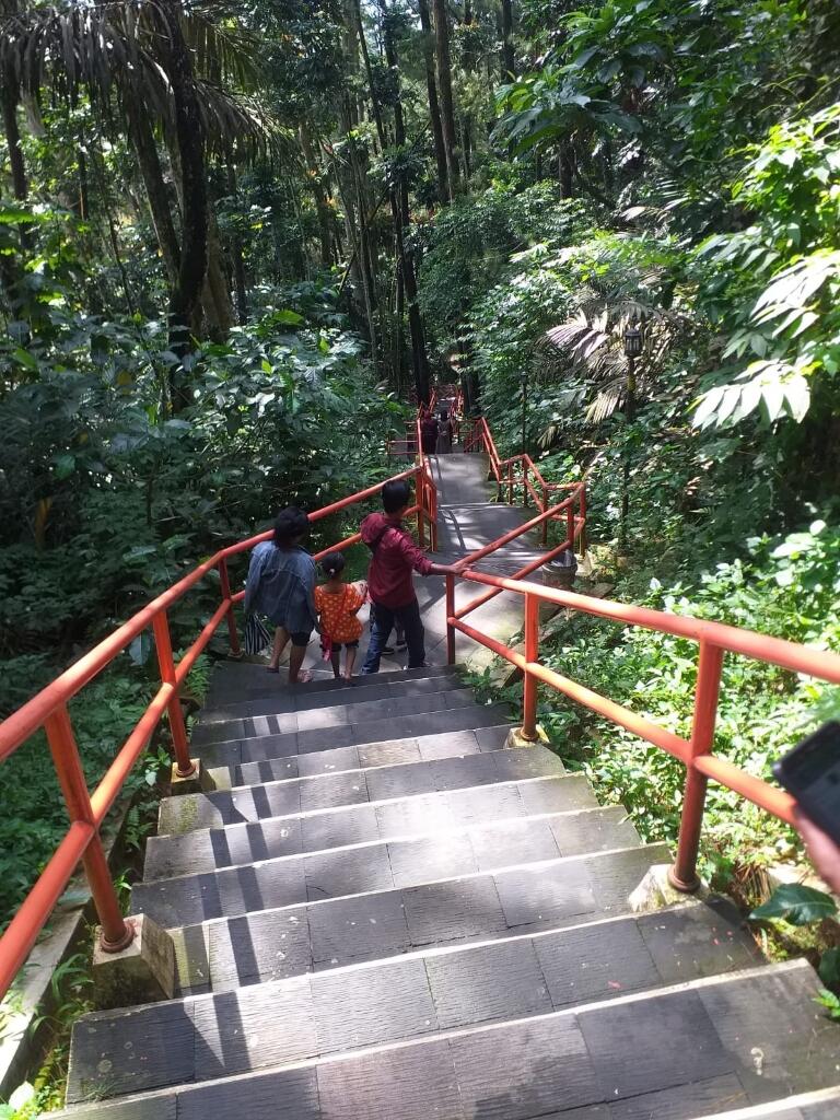 Gunung Tidar Magelang, Petilasan Atau Pemakaman?