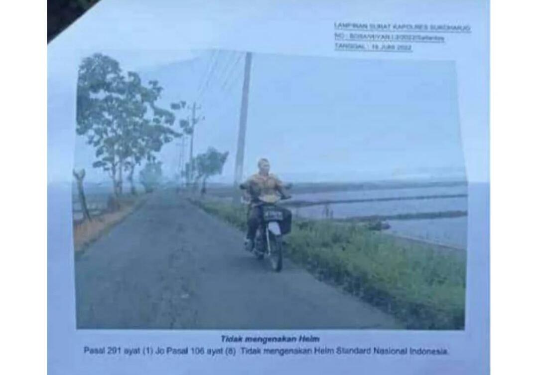 Tidak Pakai Helm Saat Lewat Jalan PERSAWAHAN, Pengendara Motor Ini Kena Tilang ELTE