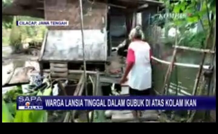 Kisah Memprihatinkan, Nenek 90 Th yang Hidup Seorang Diri di Gubuk di Atas Kolam Ikan