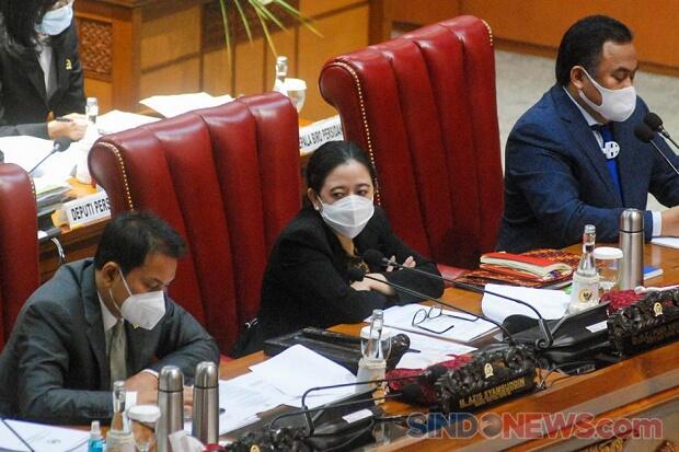 MIC MATI SAAT SIDANG PARIPURNA DPR RI