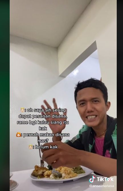 Driver Ojol Multifungsi, Selain Bisa Antar Ke Tujuan Bisa Jadi Teman Curhat Dan Makan
