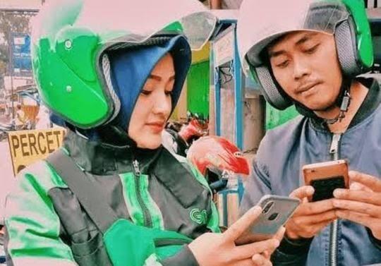 Driver Ojol Multifungsi, Selain Bisa Antar Ke Tujuan Bisa Jadi Teman Curhat Dan Makan