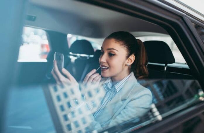 Wanita, Perhatikan Ini Jika Kamu (Seringnya) Bawa Mobil Sendirian