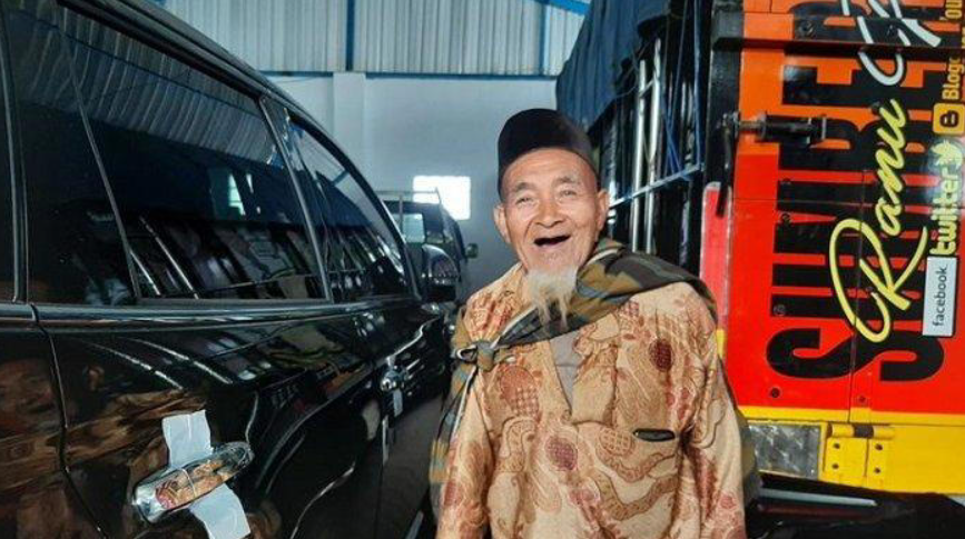 Mbah Ini Adalah Definisi Kaya Yang Sesungguhnya Menurutku