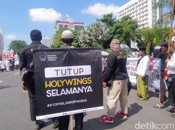 Guru di Depok yang Singgung Habib Rizieq dan Holywings Dinonaktifkan