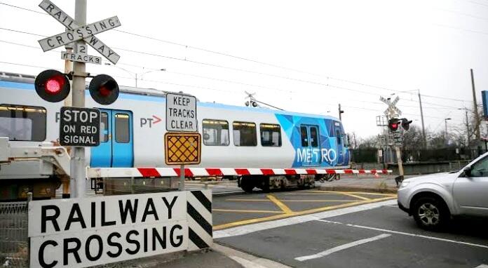 Ini Biangkeladi Mesin Mati Saat Kendaraan Melintasi Rel Kereta (KAI Berbicara Teknis)