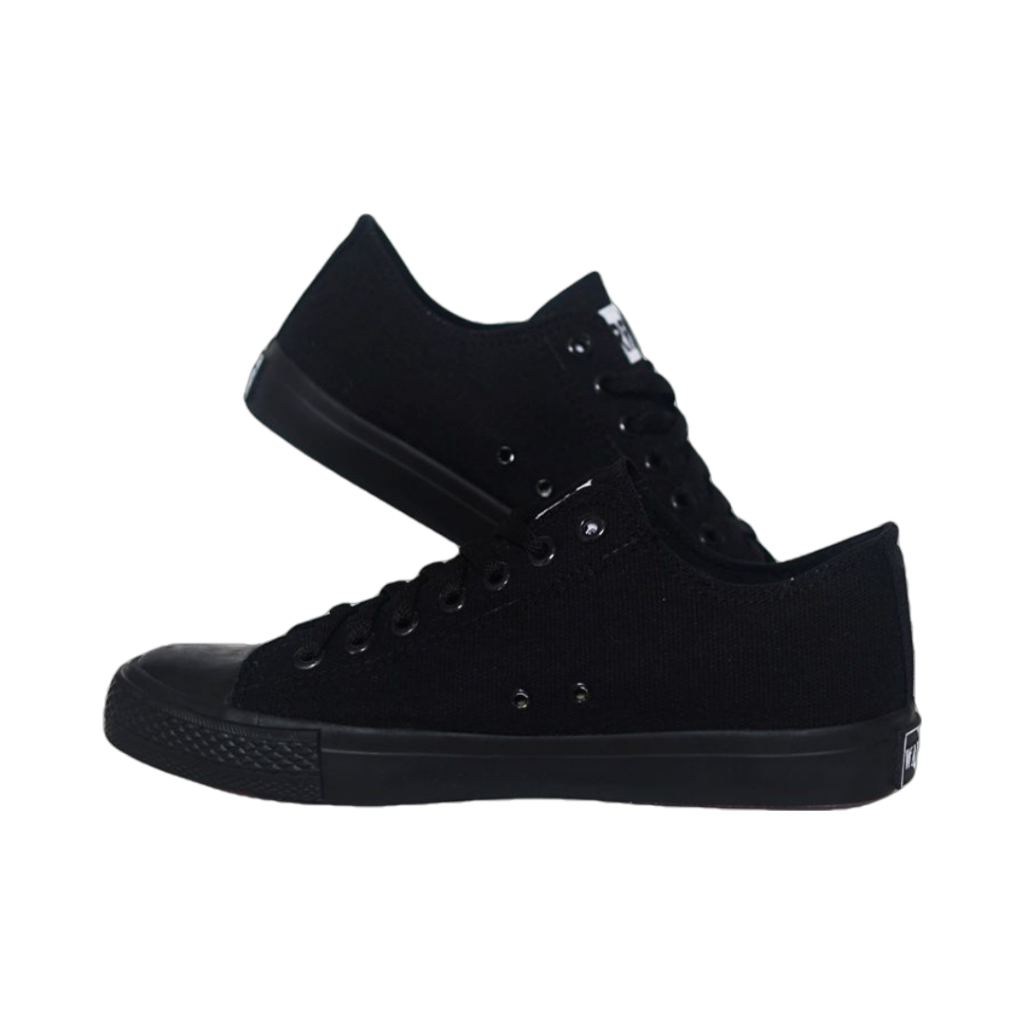 10 Rekomendasi Sepatu Full Black Brand Lokal Harga 100 Ribuan