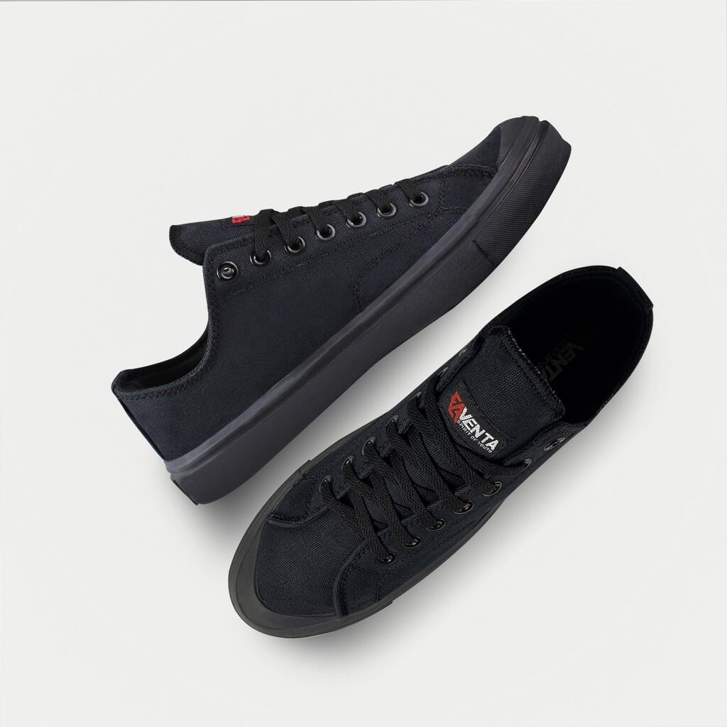 10 Rekomendasi Sepatu Full Black Brand Lokal Harga 100 Ribuan
