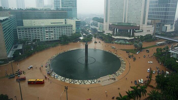Derita Jakarta: Ancaman Tenggelam 2050 - Udara Terburuk di Dunia!