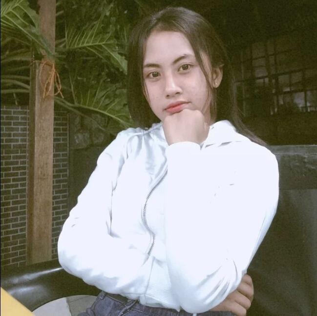 Viral angelina yang jadi mualaf setelah tertarik pakai hijab sejak kecil/ sd