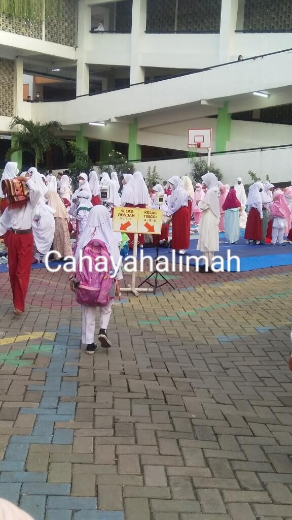 Bukan Lomba Tetapi Bentuk dari Kemandirian, Apa Etis Ganti Baju di Lapangan Terbuka?