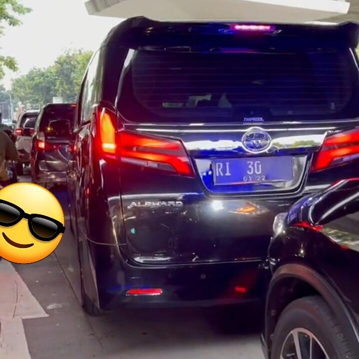 Plat RI 30 Lagi Mengaspal, Dapat Respon Positif Warganet, Ada Apa Dan Siapakah Dia?